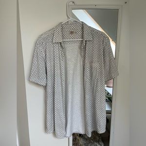 Faherty short sleeve playa button down shirt in white. size medium